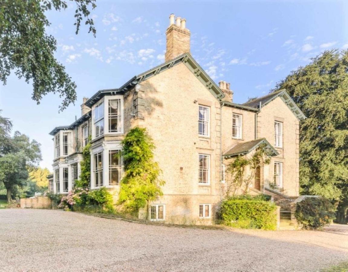 North Ormsby Manor Country house